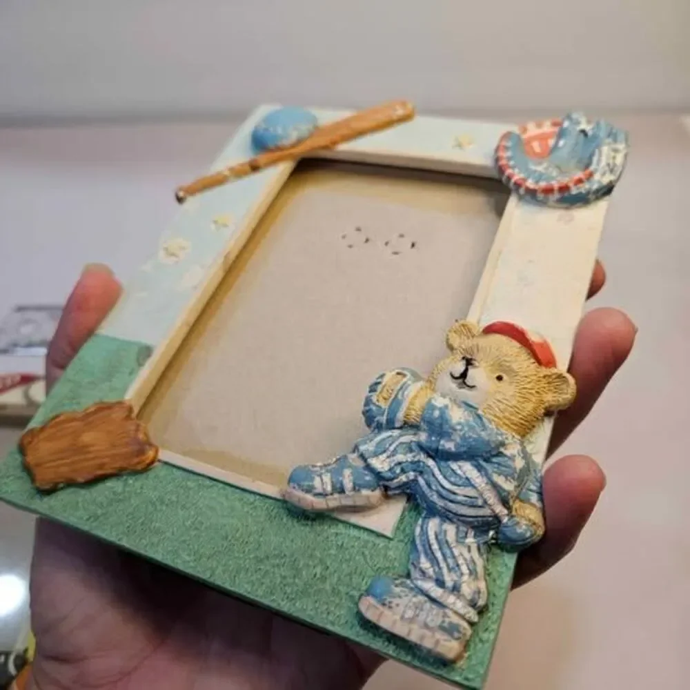 Unbranded decorative resin